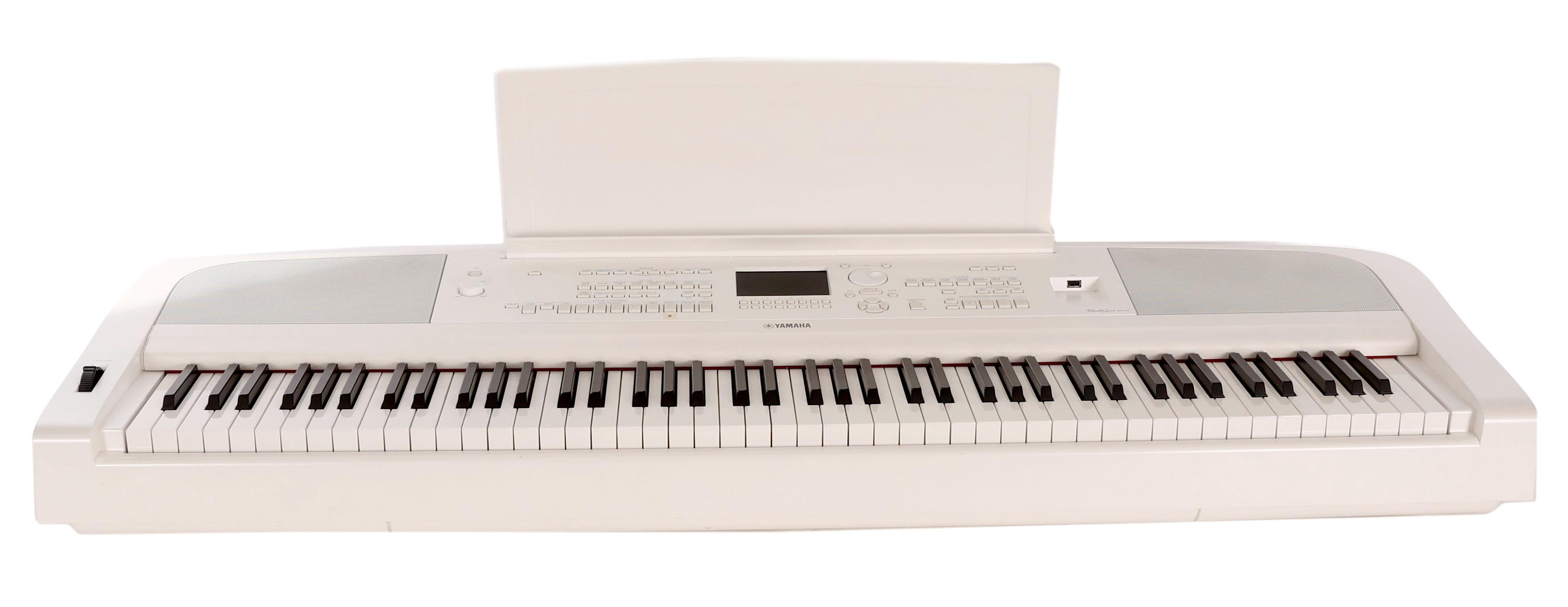 Second Hand: Yamaha DGX670 In White - Andertons Music Co.
